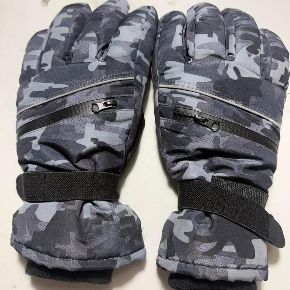 Waterproof Camouflage Ski Snowboard Gloves with 3M Thinsulate Insulation